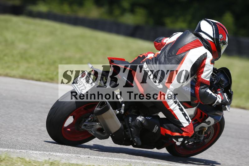 /Archiv-2024/29 12.06.2024 MOTO.CH Track Day ADR/Gruppe gelb/backside